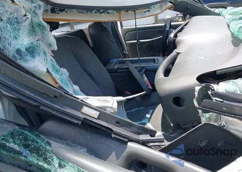 2005 Chevrolet Silverado 1500 Work Truck z USA, uszkodzony, nr VIN 1GCEC14V85E109891